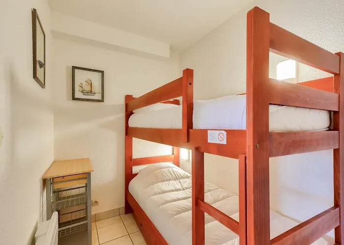 Au Pied Du Sémaphore *