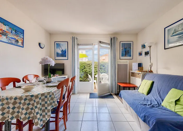 Au Pied Du Sémaphore